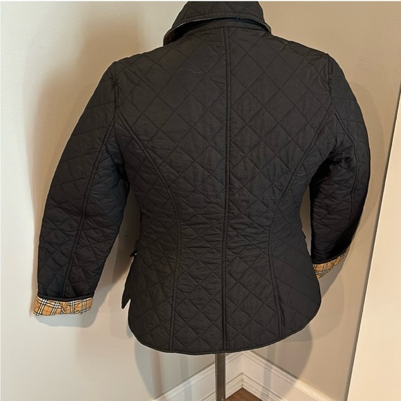 Burberry purchased from Poshmark @lidshernandez too small - Picture 2 of 7